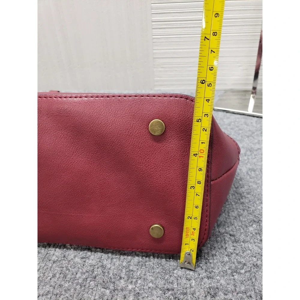Frye And Co Women Handbag Maroon Snap Inner Pocket Lined Gold Ring Hardware City